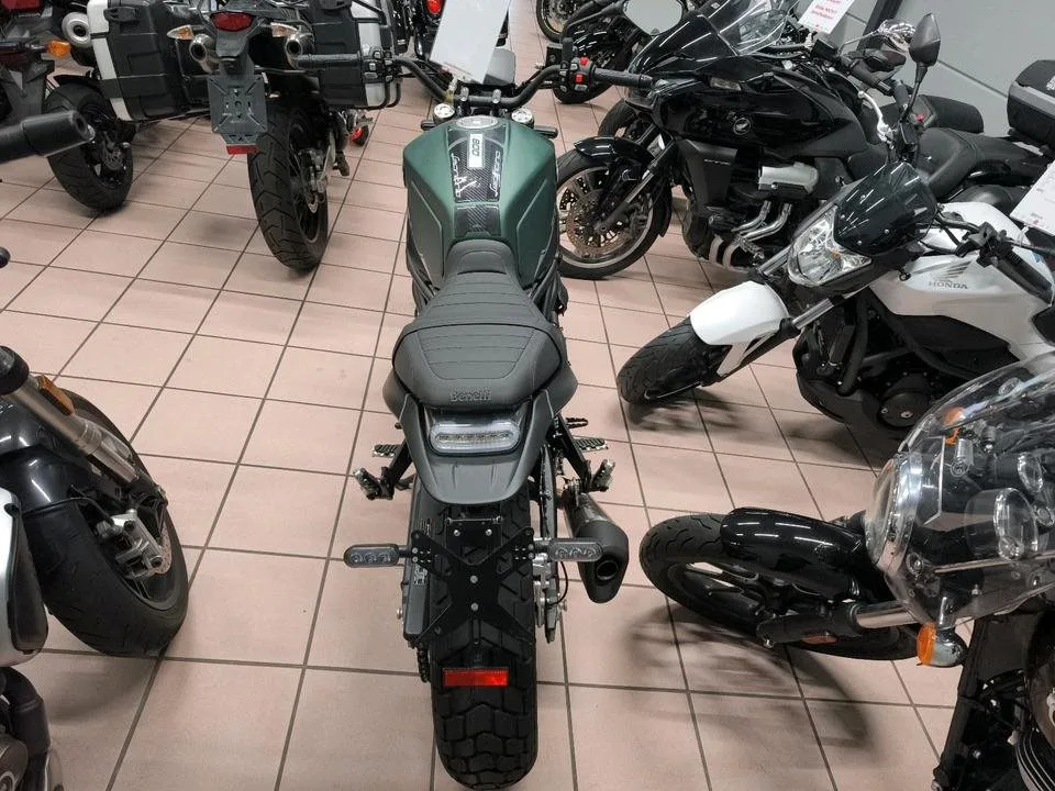 Benelli Leoncino 800