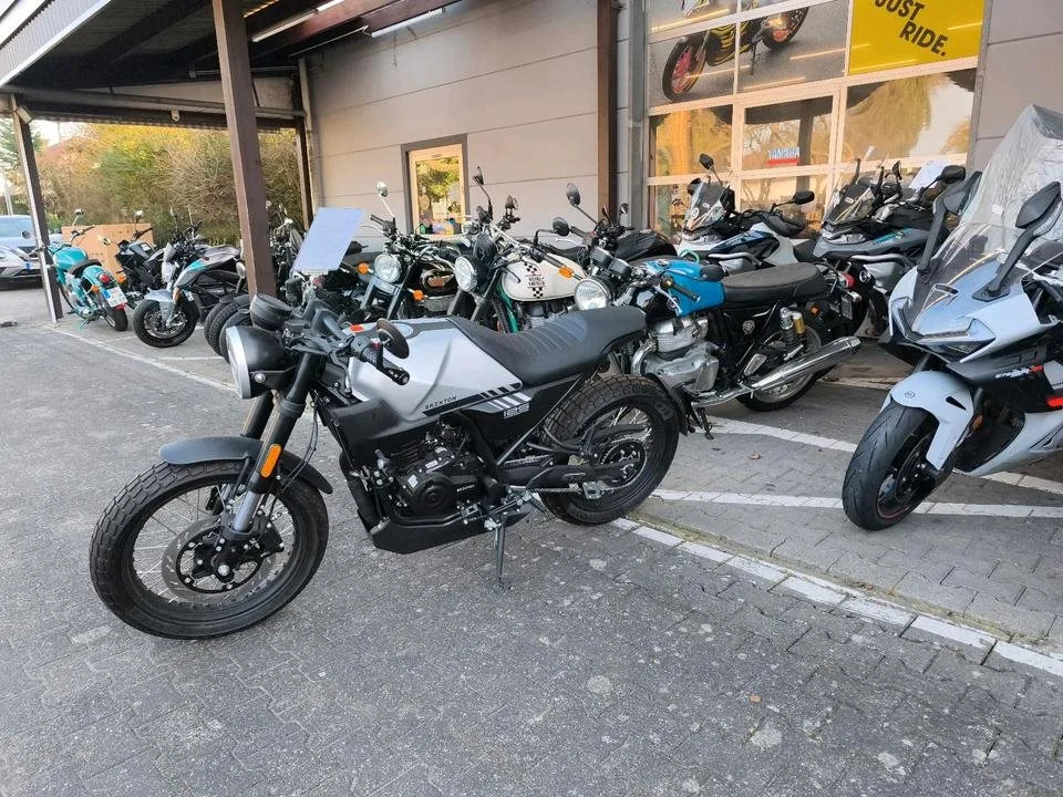 Brixton Crossfire 125