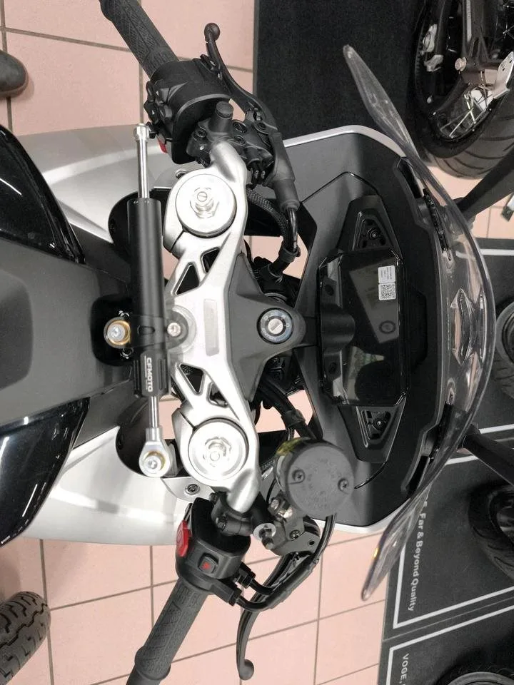 CFMOTO 675SR-R