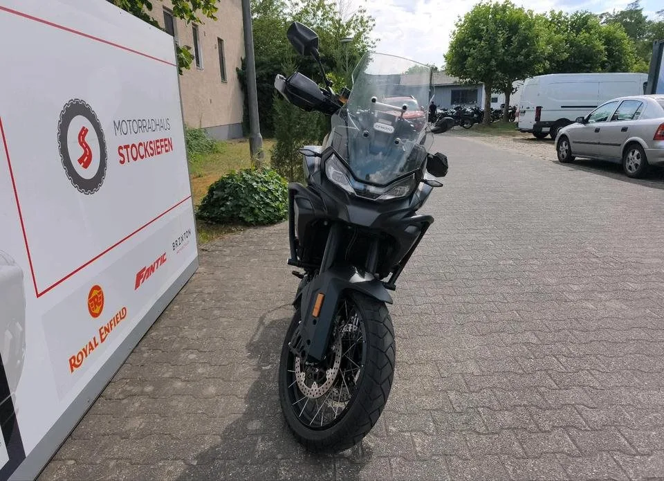 CFMOTO 700MT