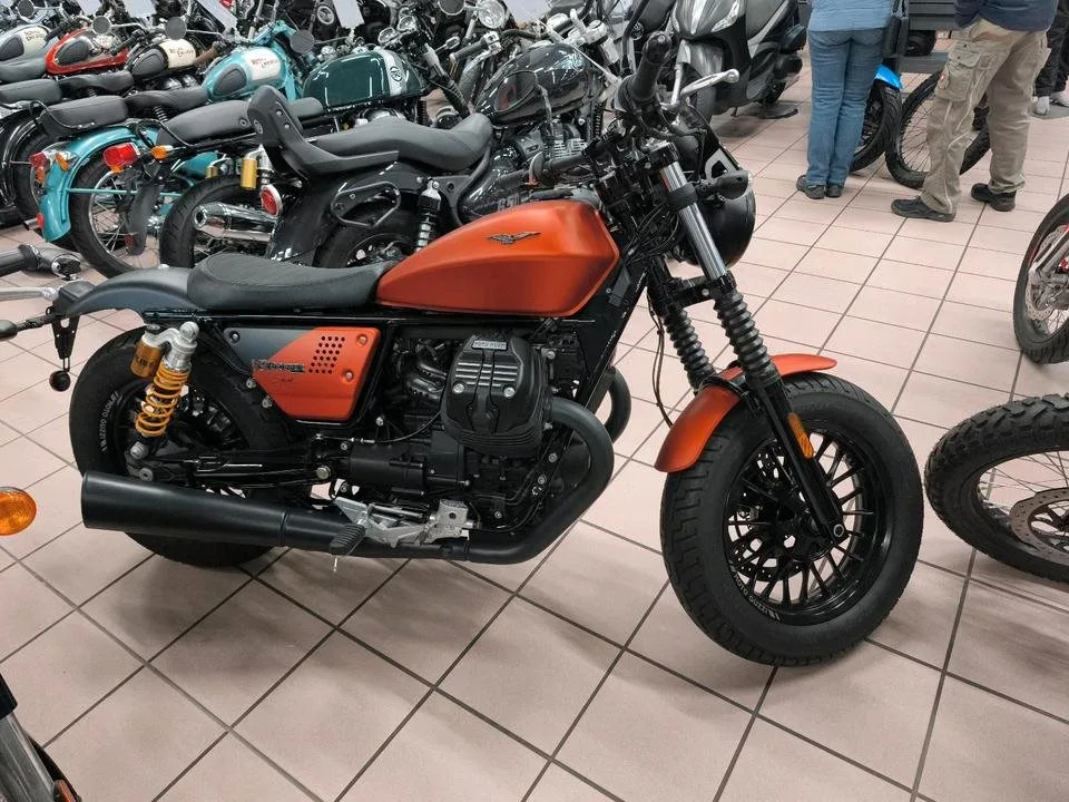 Moto Guzzi V9 Bobber Sport