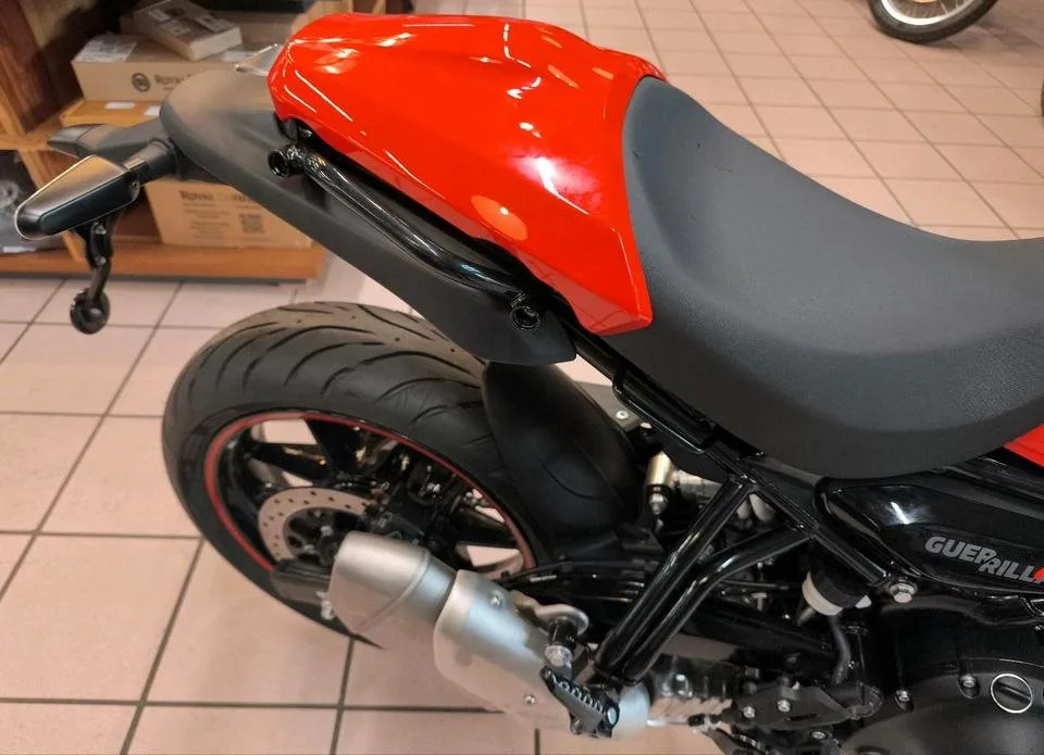 Royal Enfield Guerilla 450 APEX