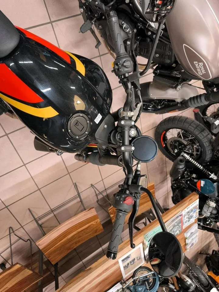 Royal Enfield Guerrilla 450