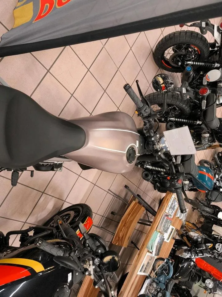 Royal Enfield Guerrilla 450