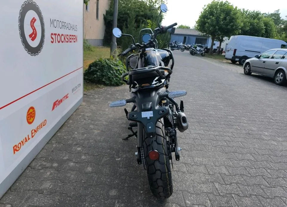Royal Enfield Himalayan 450