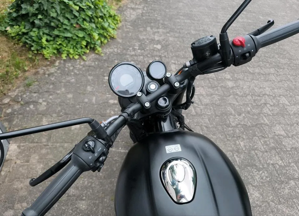 Royal Enfield HNTR 350