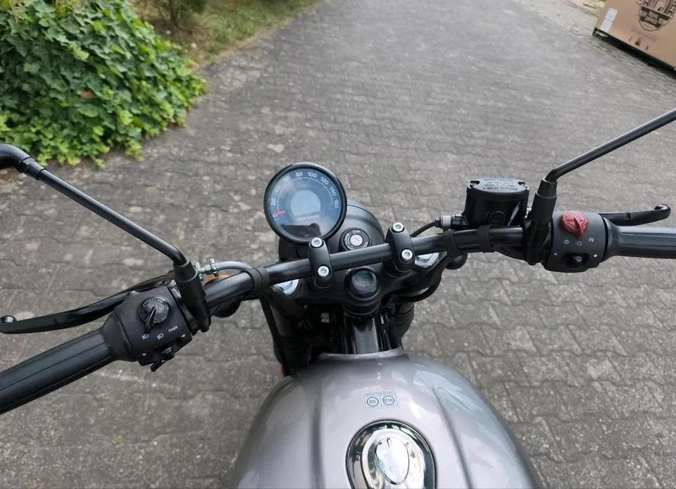 Royal Enfield HNTR 350