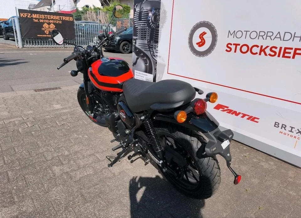 Royal Enfield HNTR 350