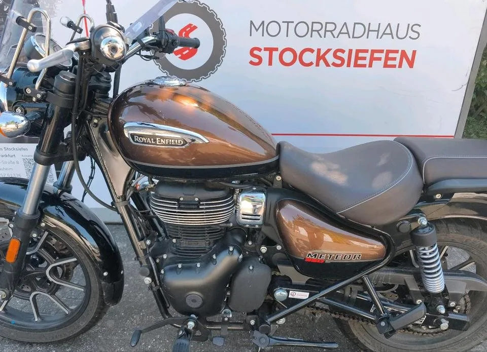 Royal Enfield Meteor 350 Supernova