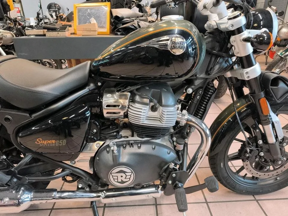 Royal Enfield Super Meteor 650