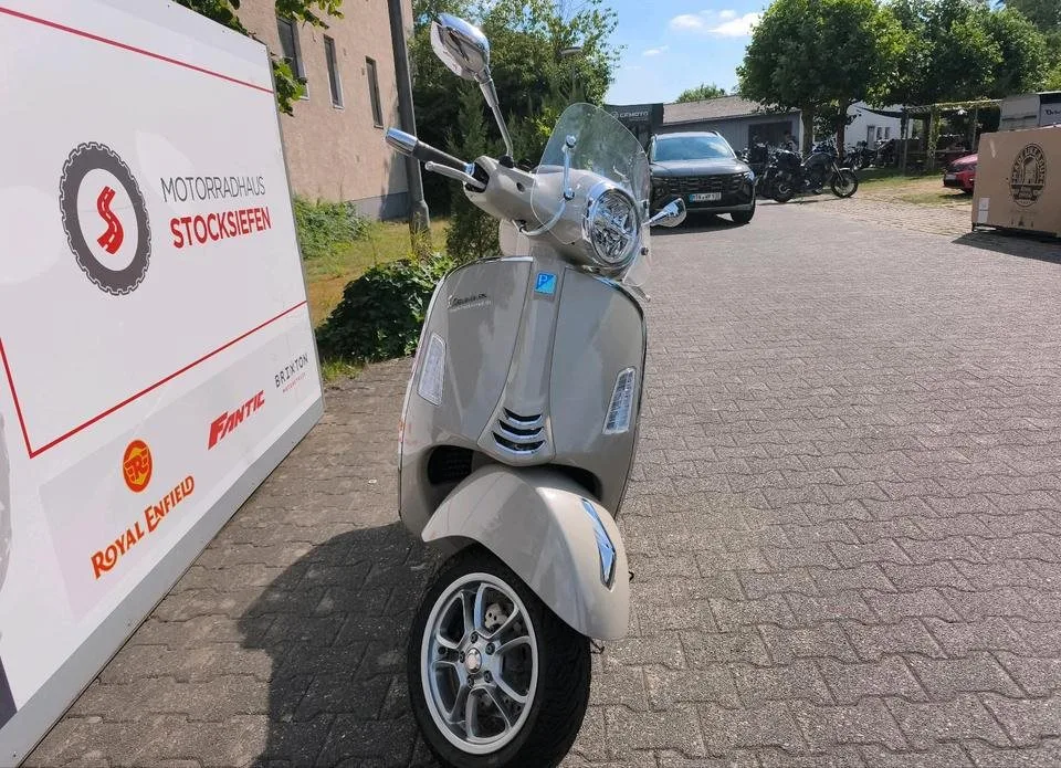Vespa GTS 300