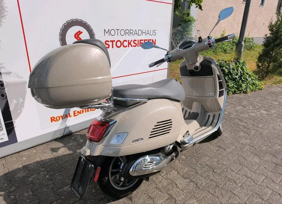 Vespa GTS 300