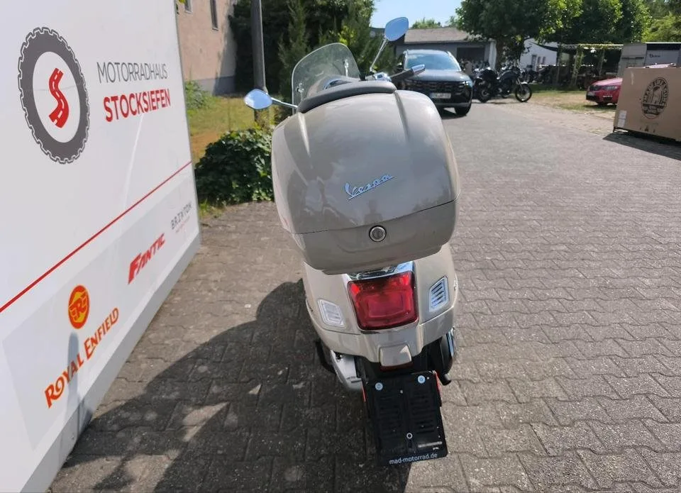 Vespa GTS 300