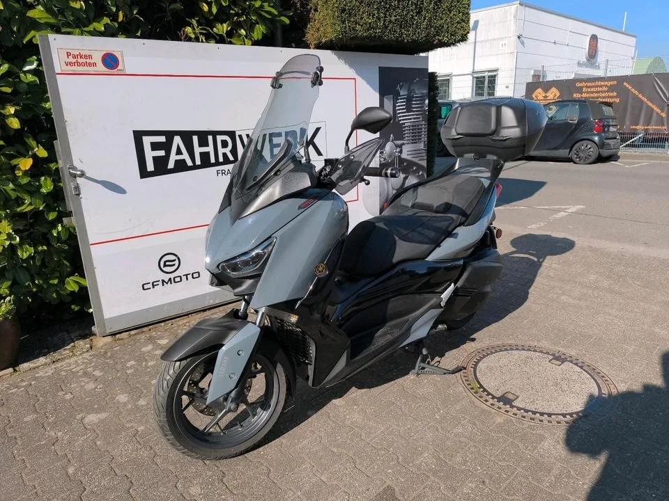 Yamaha XMAX 300 Tech MAX