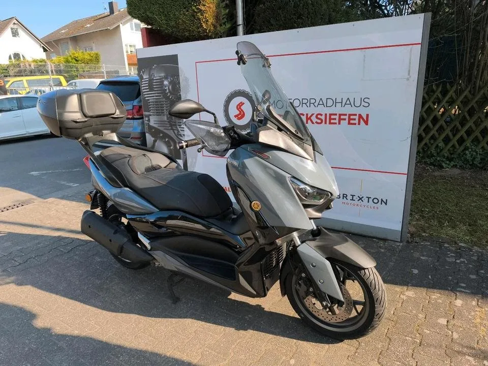 Yamaha XMAX 300 Tech MAX
