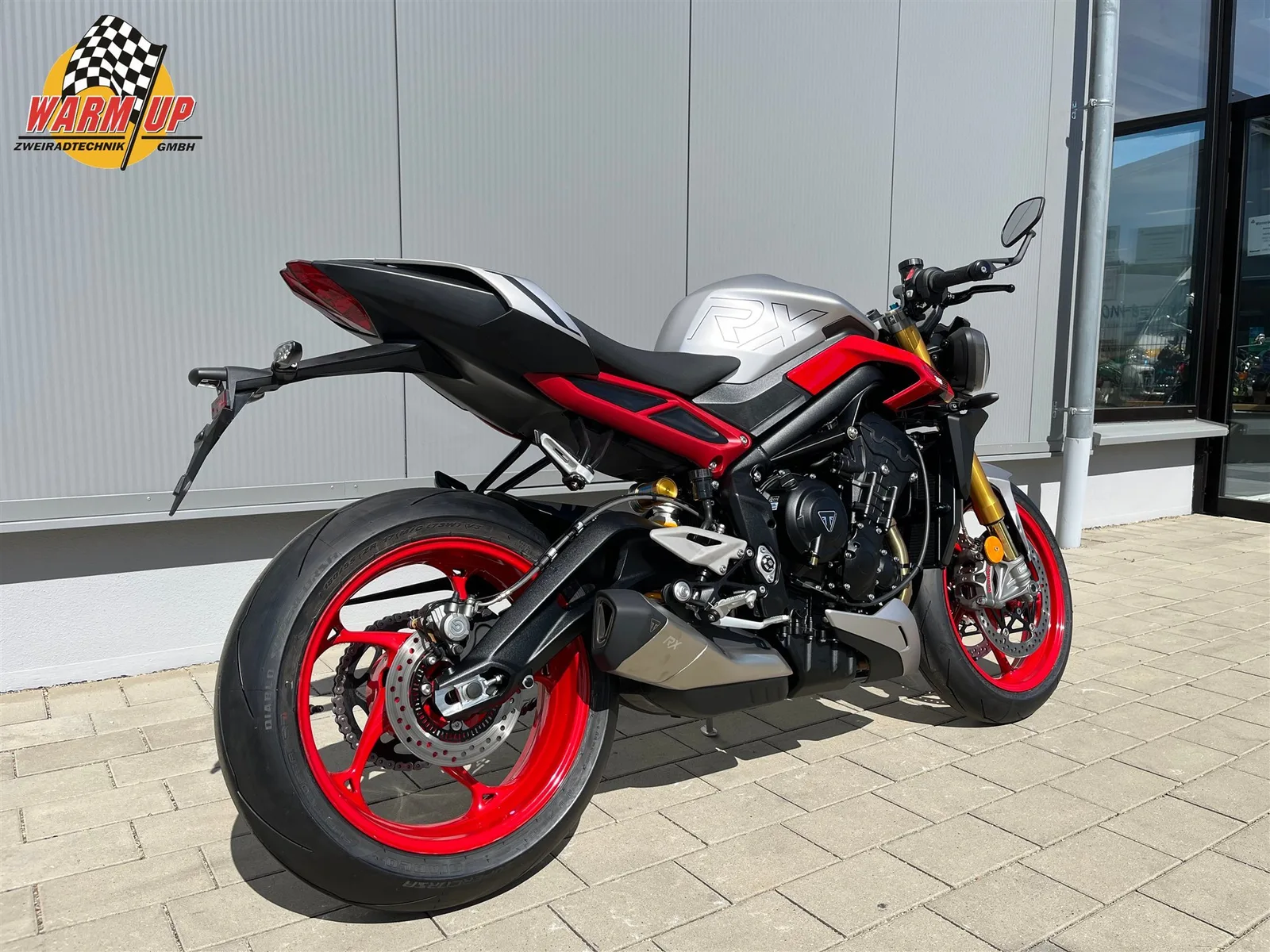 Triumph Street Triple 765 RX 2026er Modell | Stummellenker