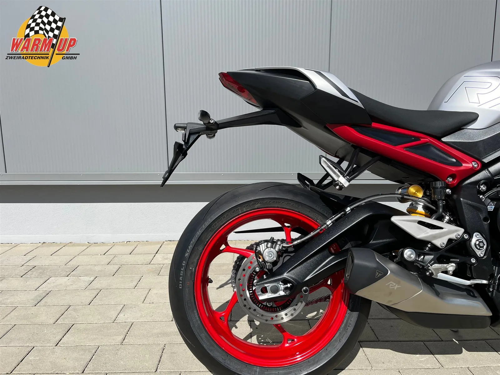 Triumph Street Triple 765 RX 2026er Modell | Stummellenker