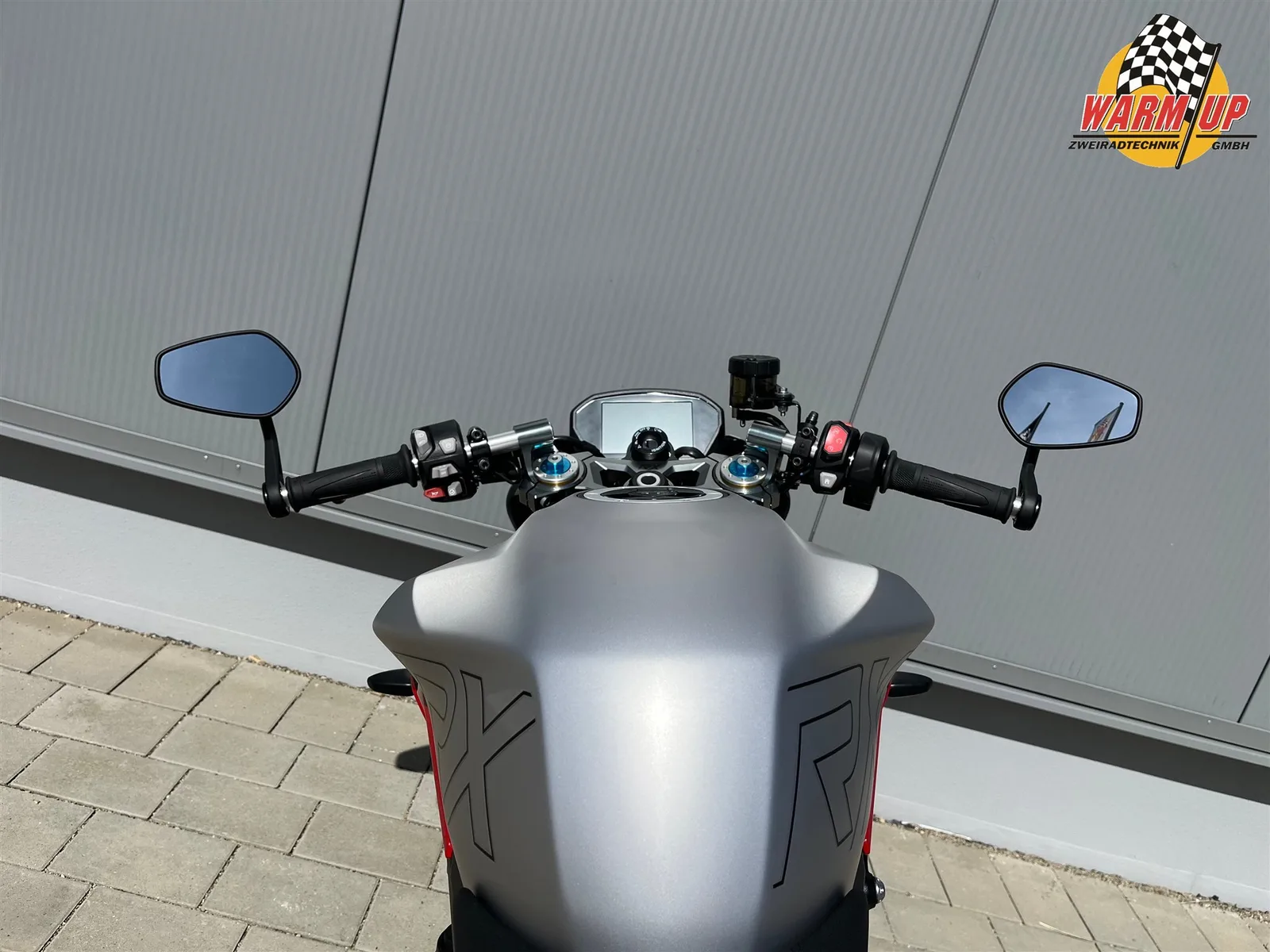 Triumph Street Triple 765 RX 2026er Modell | Stummellenker