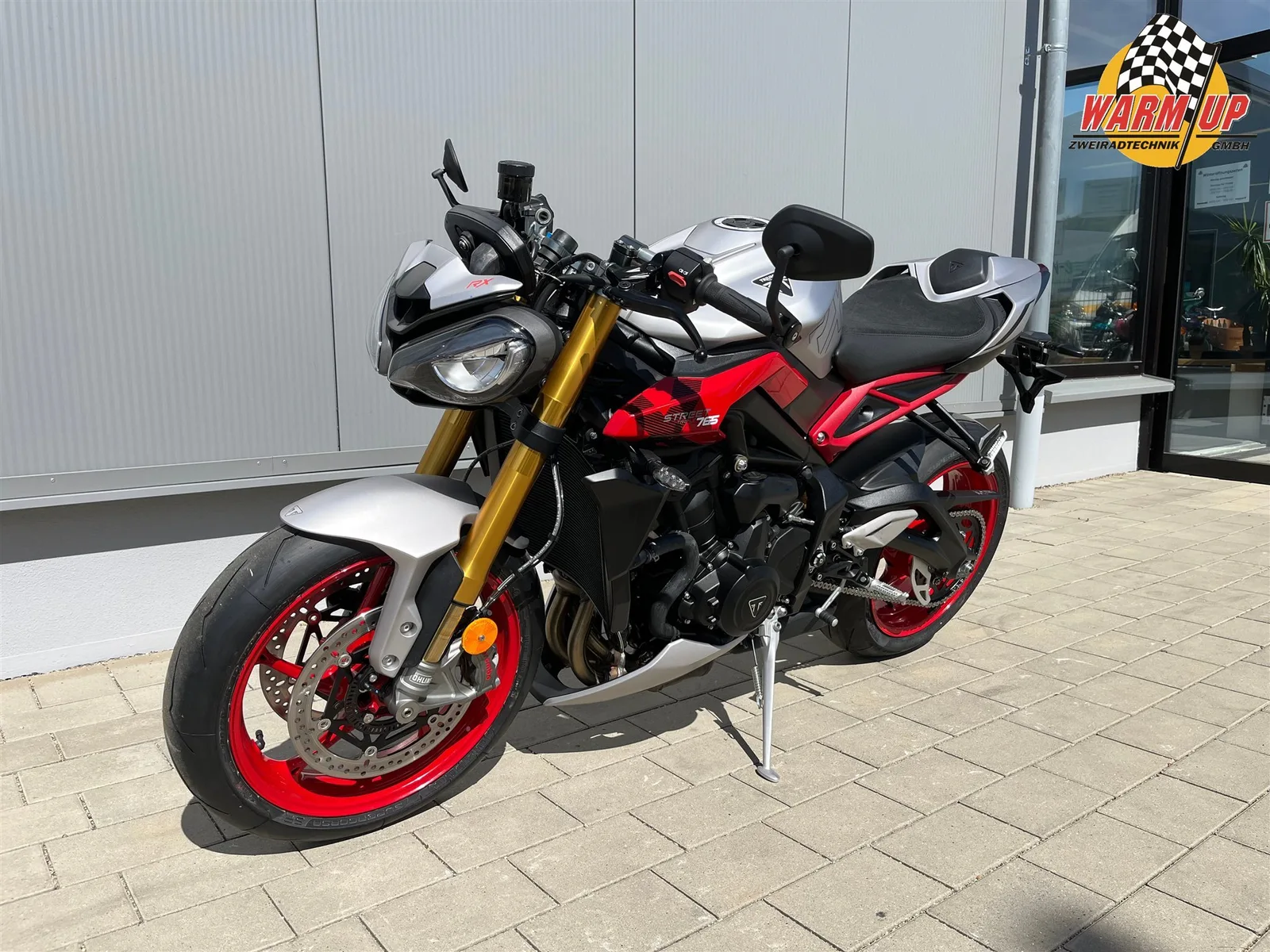 Triumph Street Triple 765 RX 2026er Modell | Stummellenker