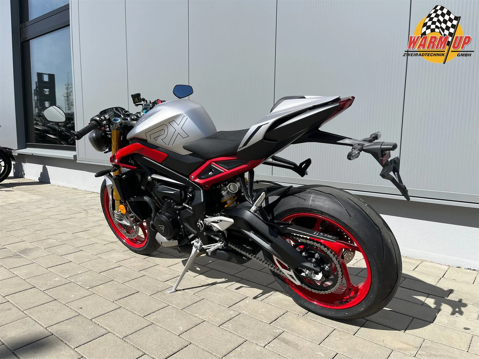 Triumph Street Triple 765 RX 2026er Modell | Stummellenker