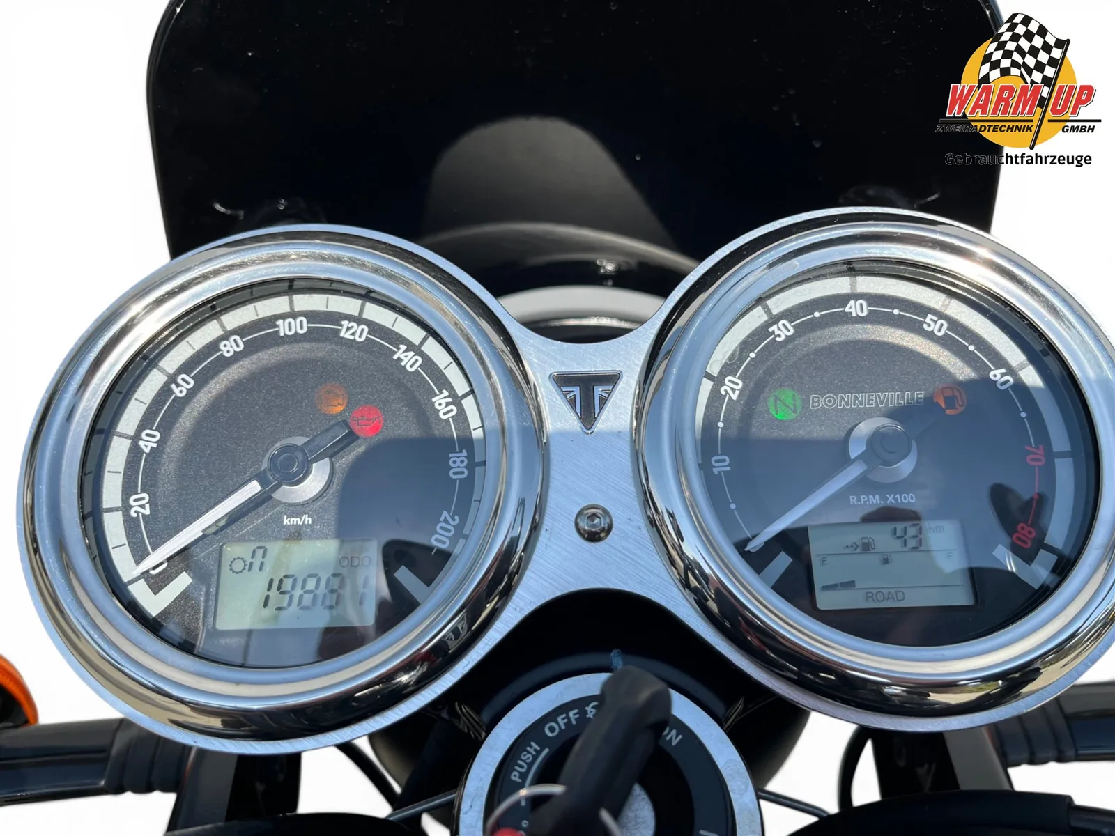 Triumph Bonneville T120 Black