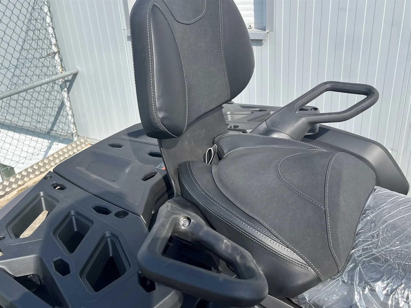 Sportiva 1000 DUALE GT Vorführfahrzeug mit 10 km ,mattschwarz , incl. Sitzheizung ABS , EPS , T3B , 4x4