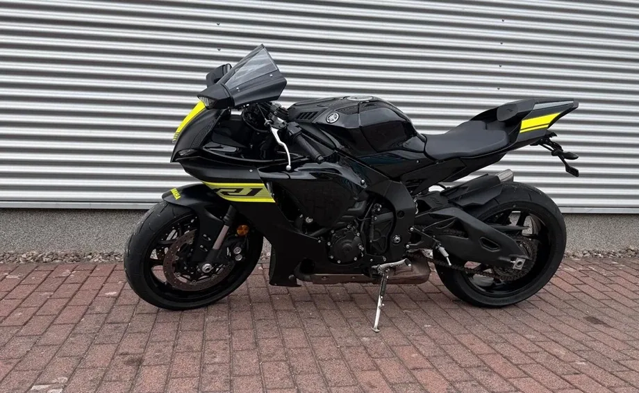 Yamaha R1