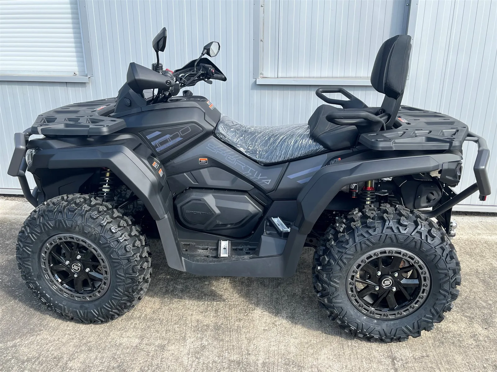 Sportiva 1000 DUALE GT Vorführfahrzeug mit 10 km ,mattschwarz , incl. Sitzheizung ABS , EPS , T3B , 4x4