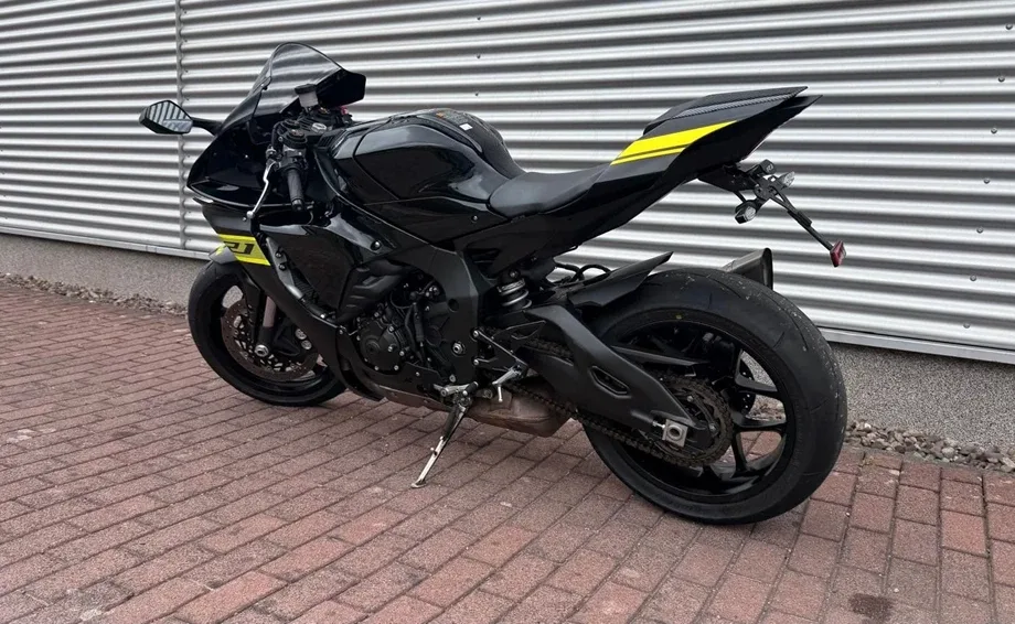 Yamaha R1