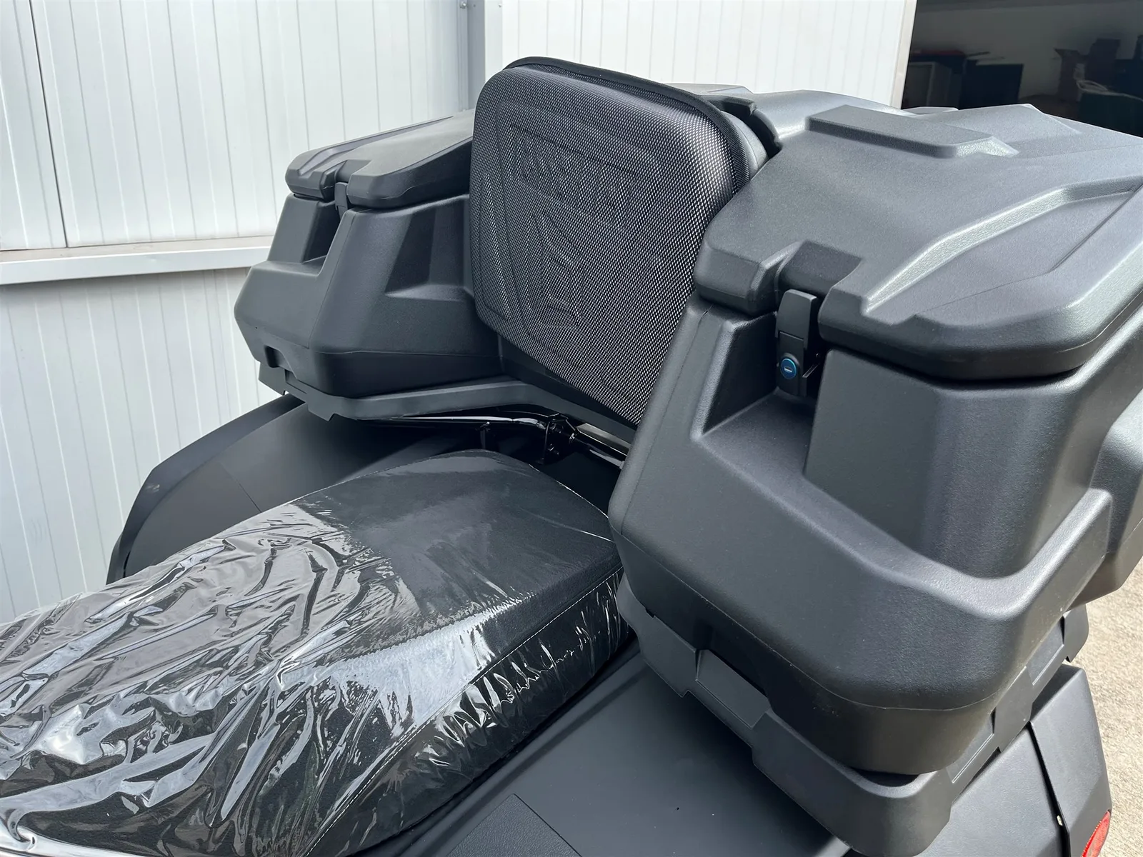 TGB Blade 560 EPS ABS incl. Heck-Koffer / Aktion Blade 560 EPS (Servolenkung) ABS Touring Off Road T3 Black Edition