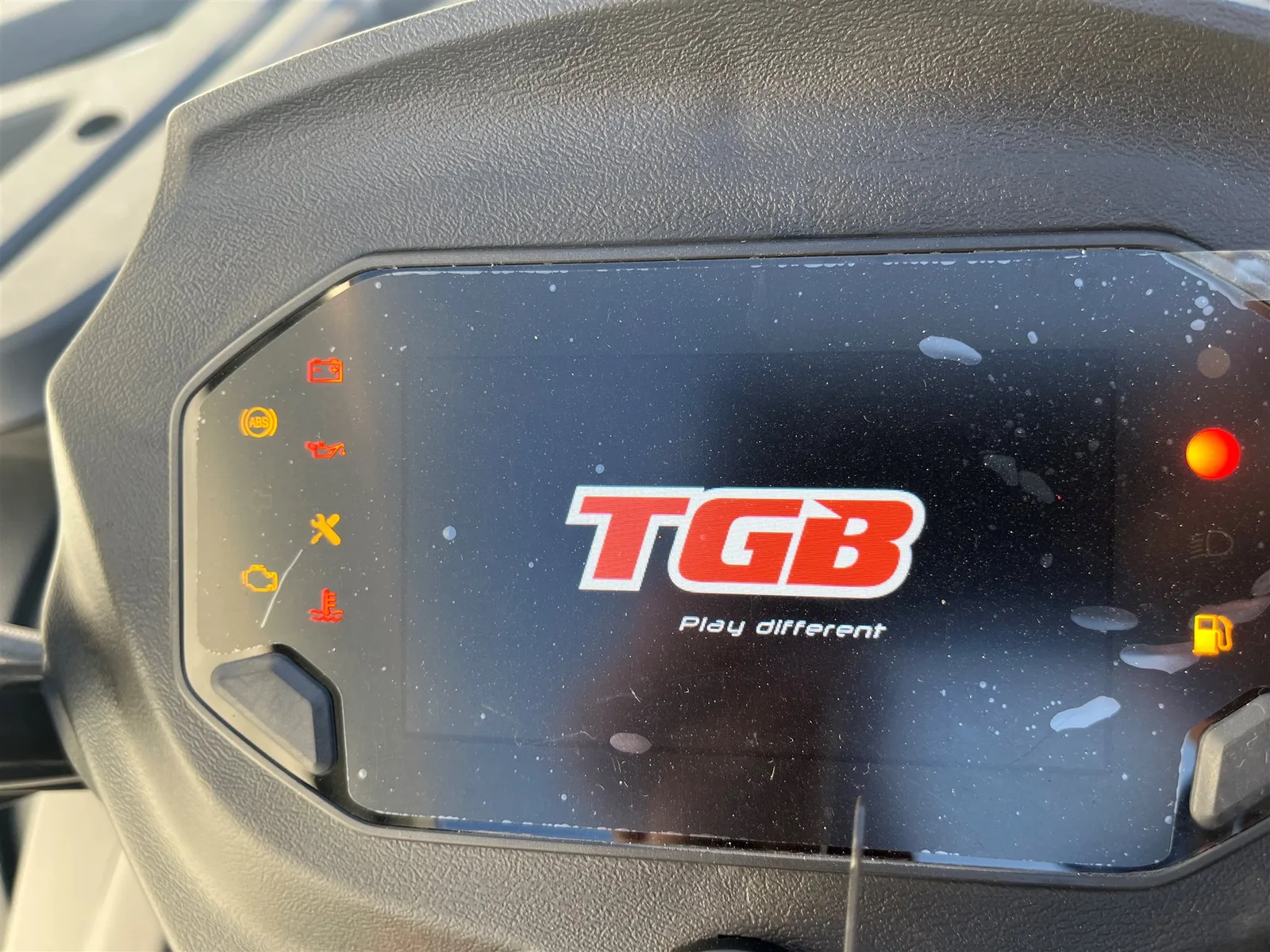 TGB Blade 560 EPS ABS incl. Heck-Koffer / Aktion Blade 560 EPS (Servolenkung) ABS Touring Off Road T3 Black Edition