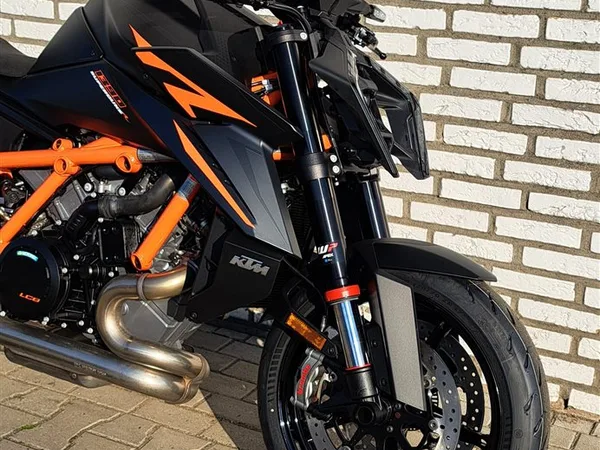 KTM 1390 Super Duke R Aktionspreis + 4Jahre Garantie
