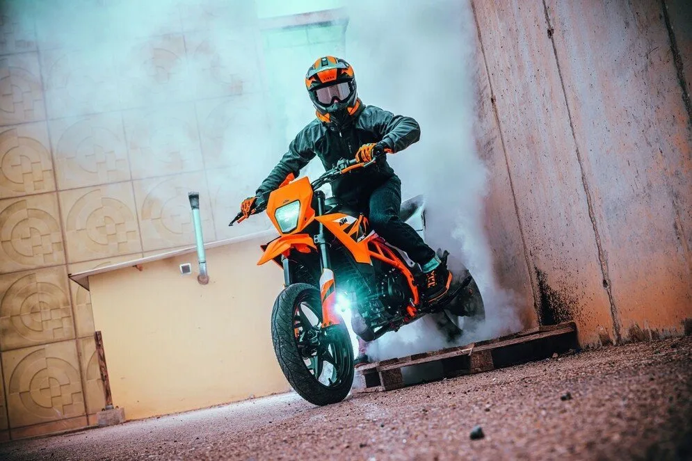 KTM 125 SMC R AKTIONSPREIS + 4 Jahren Garantie
