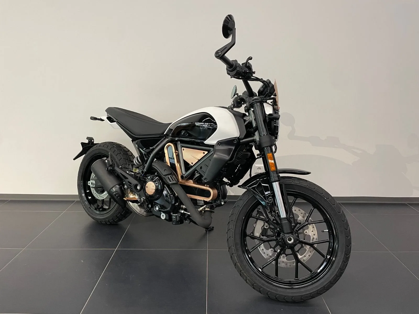 Ducati Scrambler 10° Anniversario Rizoma Edition