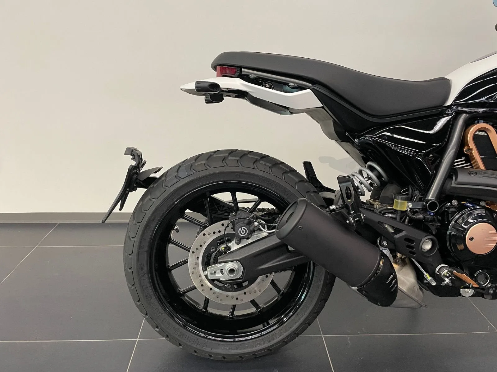 Ducati Scrambler 10° Anniversario Rizoma Edition