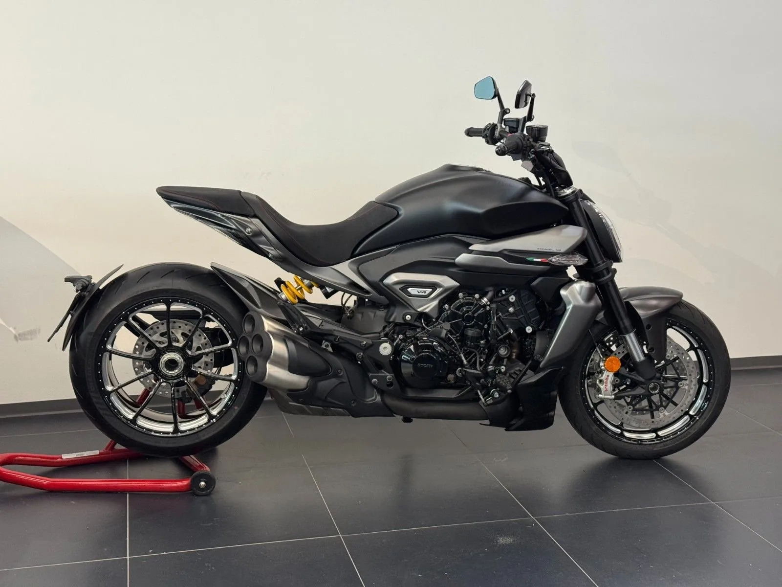 Ducati XDiavel V4