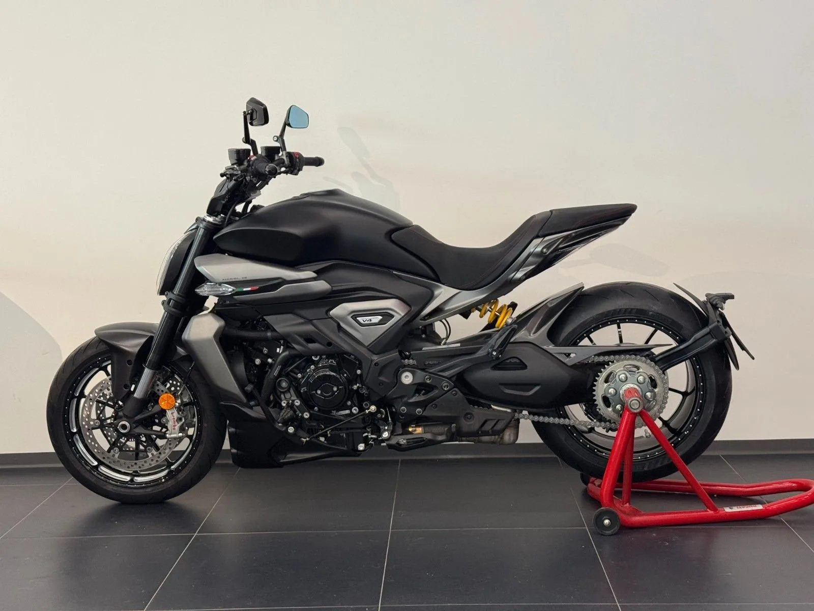 Ducati XDiavel V4