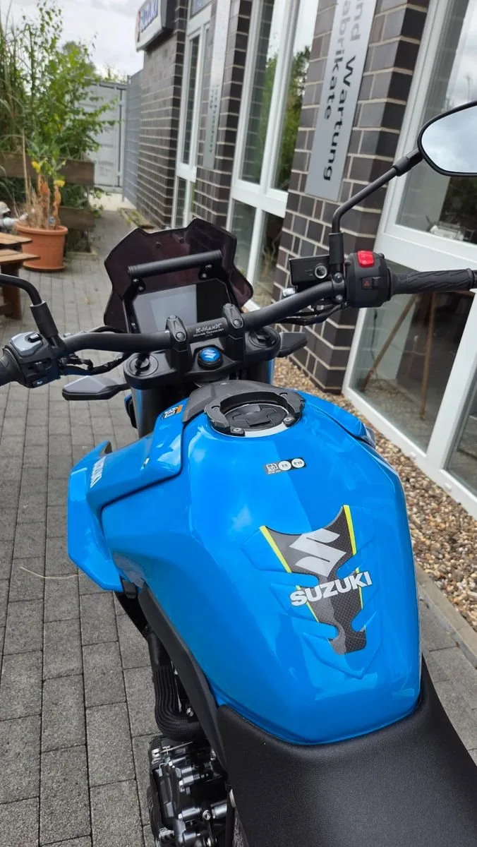 Suzuki GSX-8S