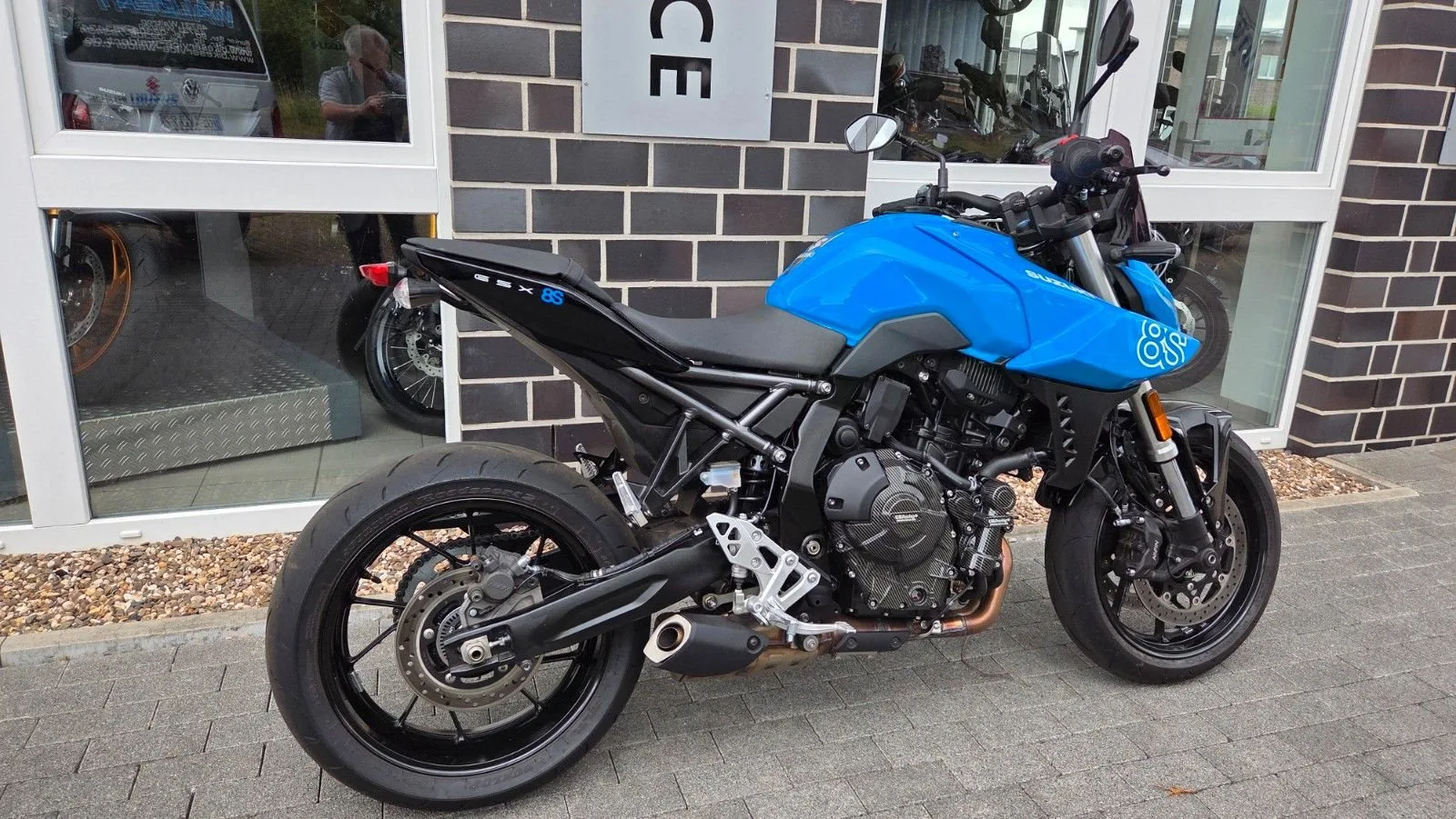 Suzuki GSX-8S