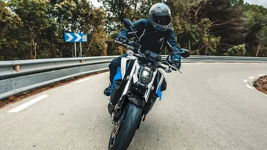 Suzuki GSX-S950