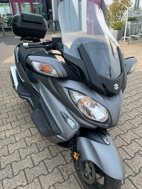 Suzuki Burgman 650