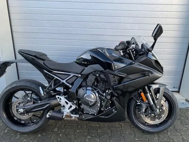 Suzuki GSX-8R GSX 8 R