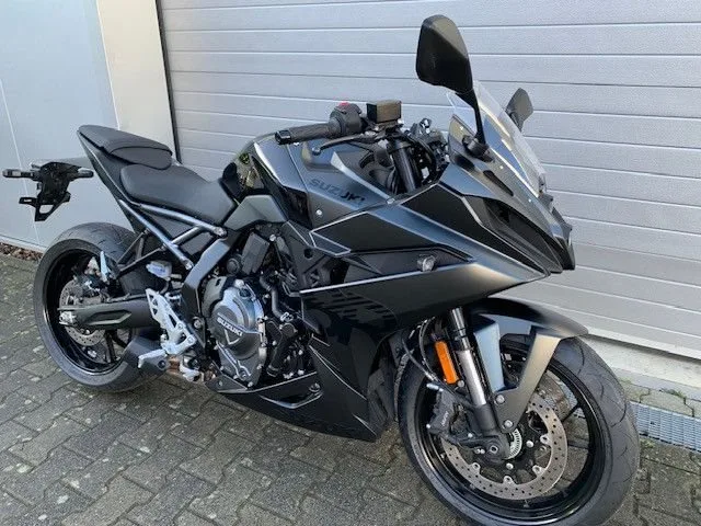 Suzuki GSX-8R GSX 8 R