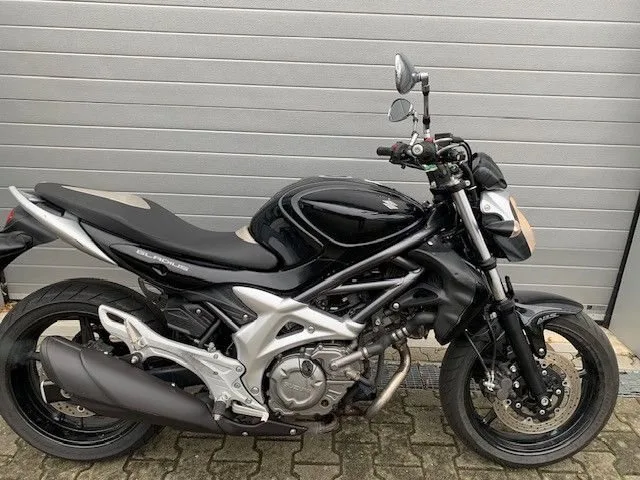 Suzuki SFV 650 Gladius