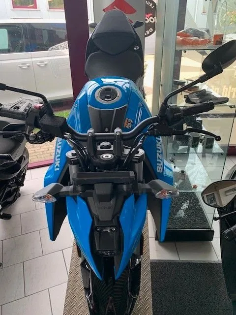 Suzuki GSX-8S