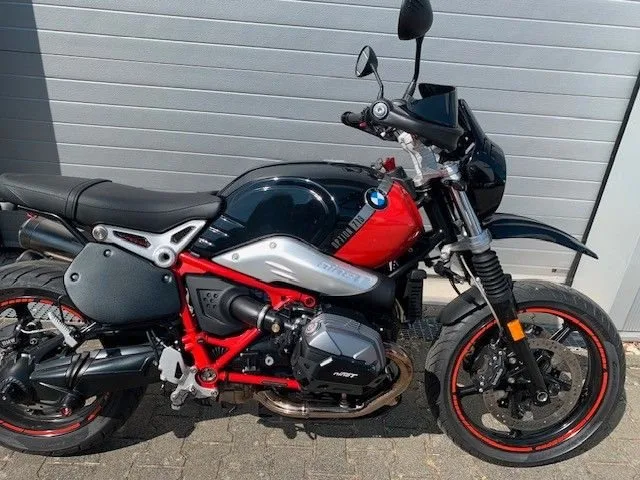 BMW R nineT
