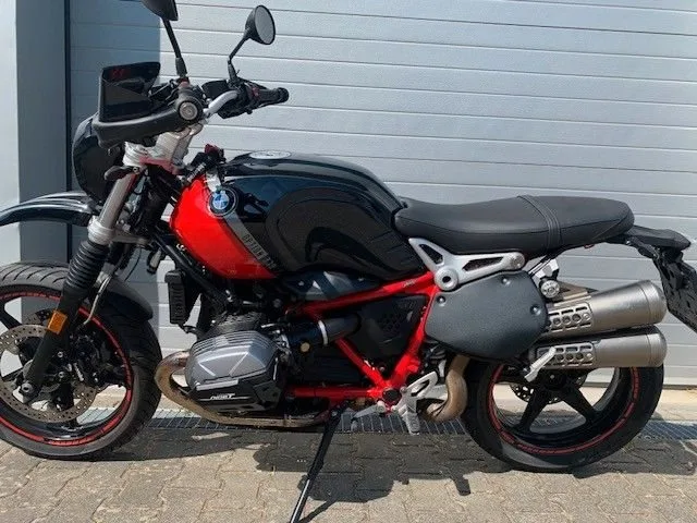 BMW R nineT