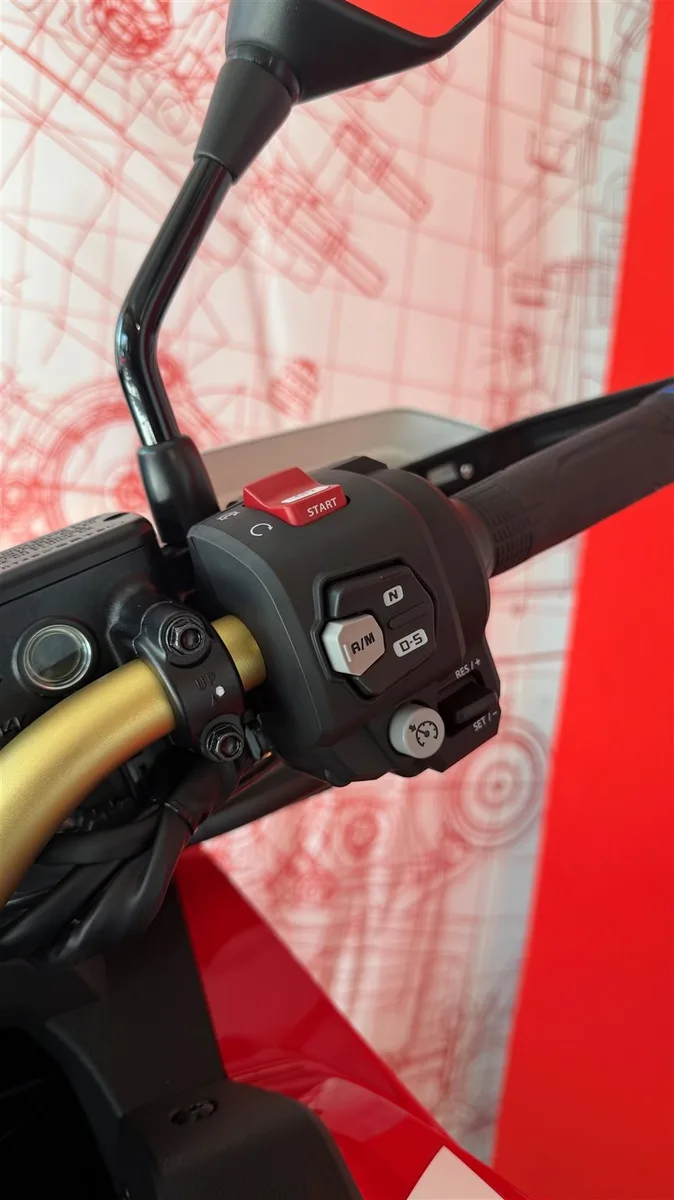 Honda CRF1100L Africa Twin Adventure Sports DCT Vorführfahrzeug