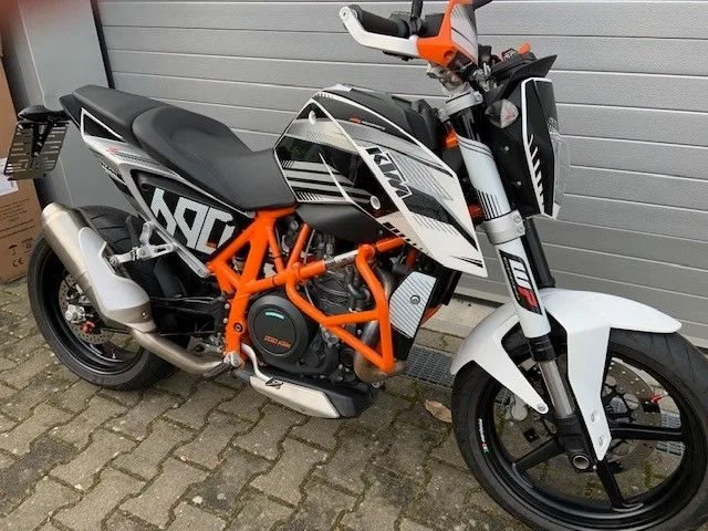 KTM 690 Duke
