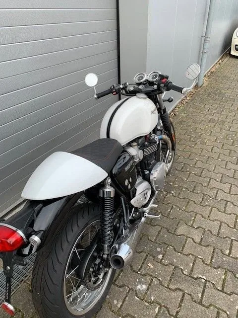 Triumph Thruxton 1200